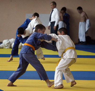 �������-5