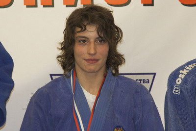 �������-18