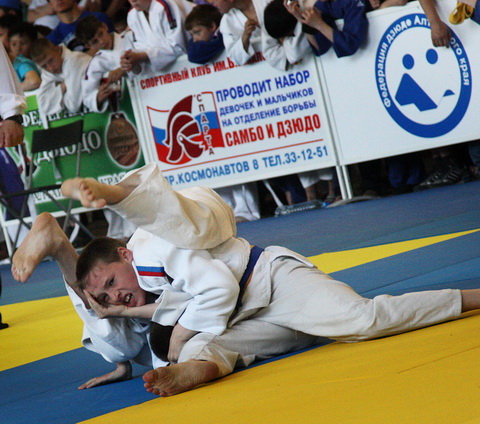 �������-7