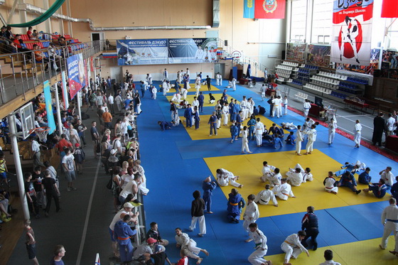 �������-1