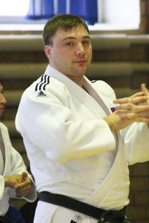 ������-1