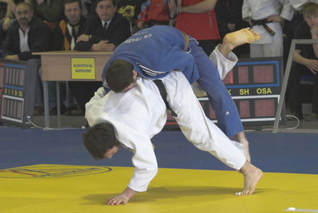 ����������-8