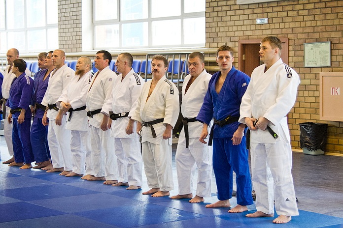 ������-16