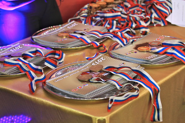 ����������-3