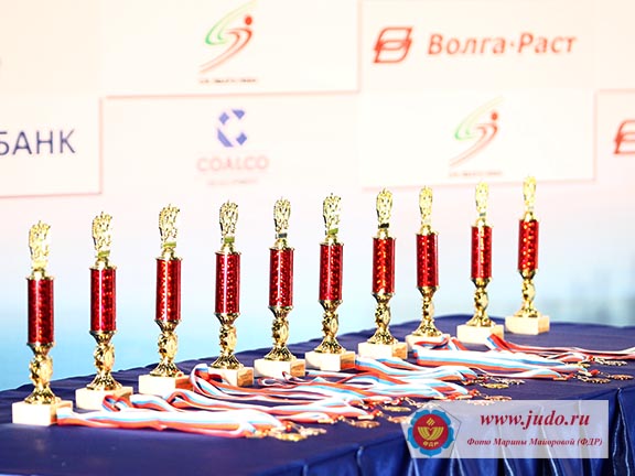 ����������-4