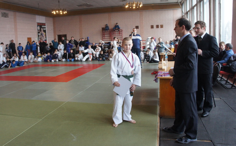 �������-3