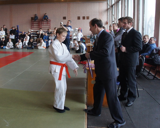 �������-5