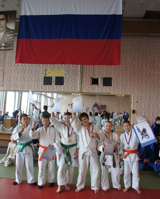 �������-7