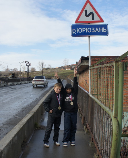 �������-9