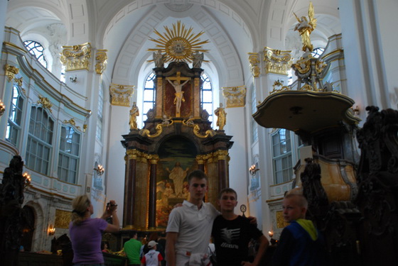 ����������-4