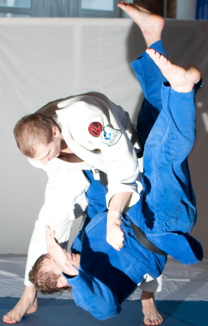 ������-1