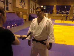 �������-7