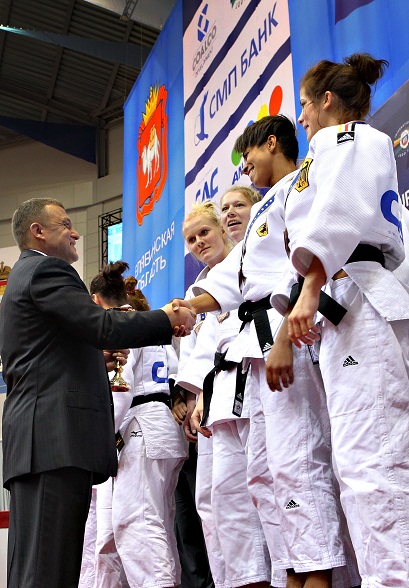 ������-11