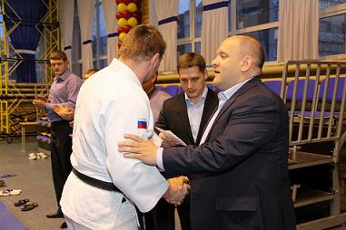 �������������-3