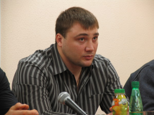 ������-1