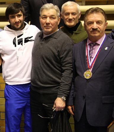 �������-3