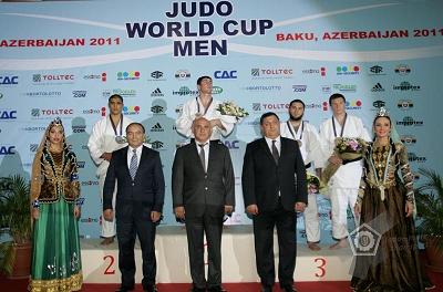 �������-7