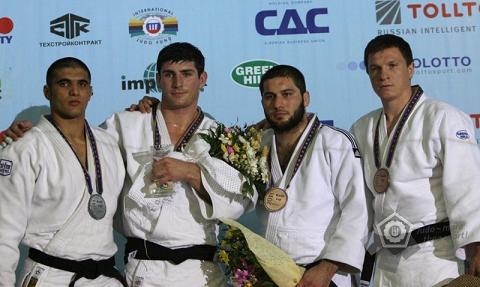 �������-8