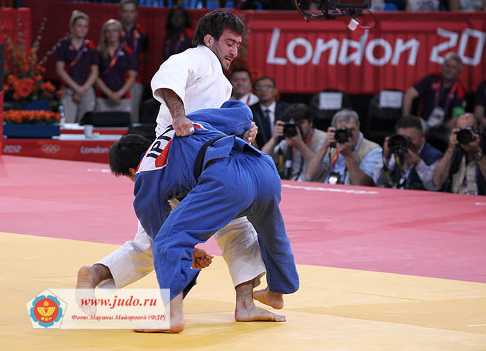 ��-�����-3