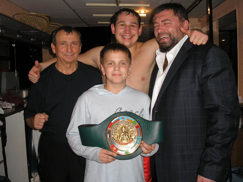 �������-4