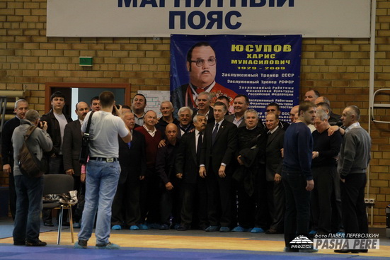 ����������-32