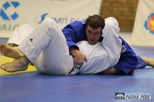 ����������-8