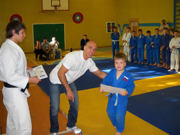 ������-�������-8