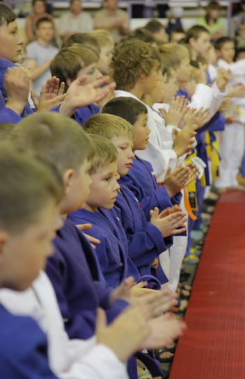 ������-8