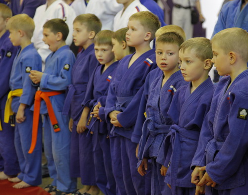 ������-9