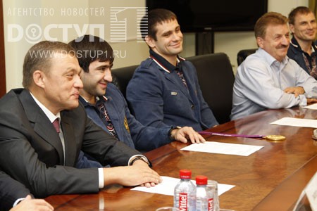 �����-����������-4