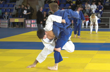 ����������-4