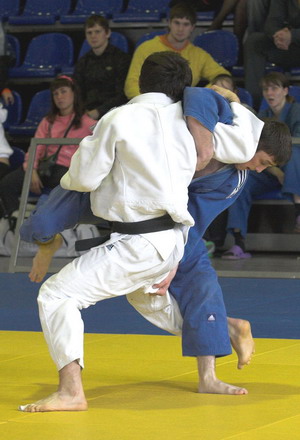 ����������-7