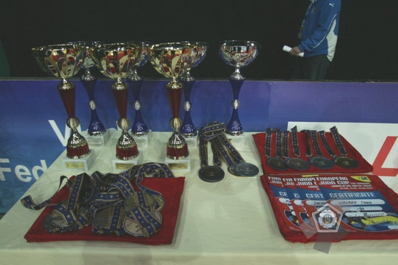 ��-�������-2