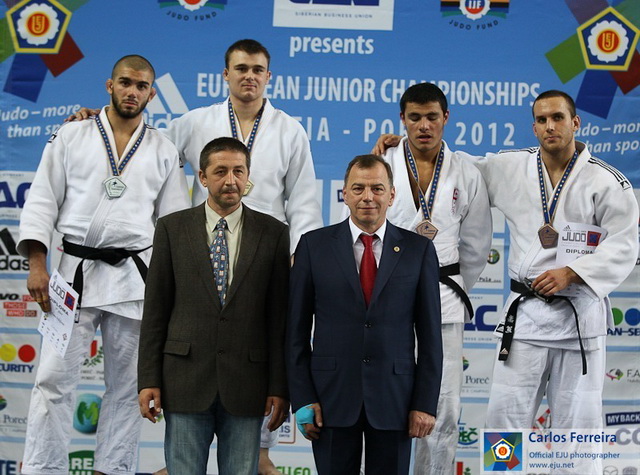 ������-7