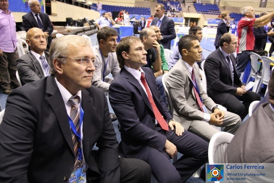 �������-�����