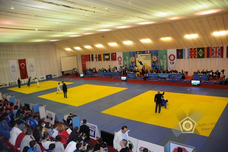 ��-�������-4