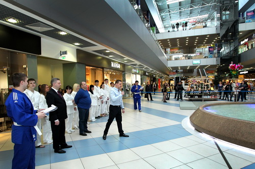 ������-4