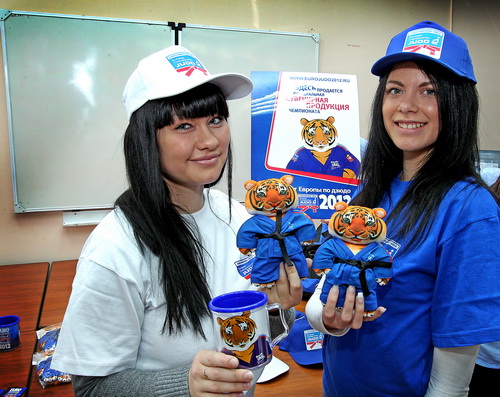 ��������-�������-4