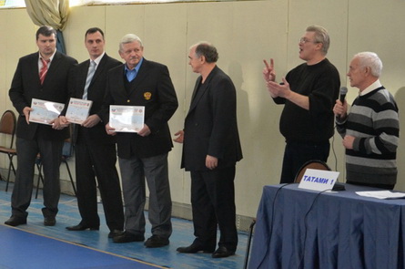 ������-8