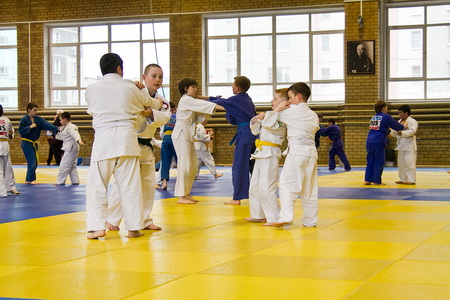 ������-8