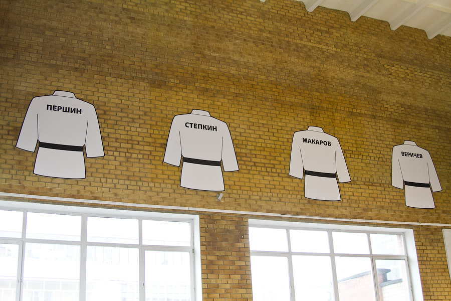 ������-1