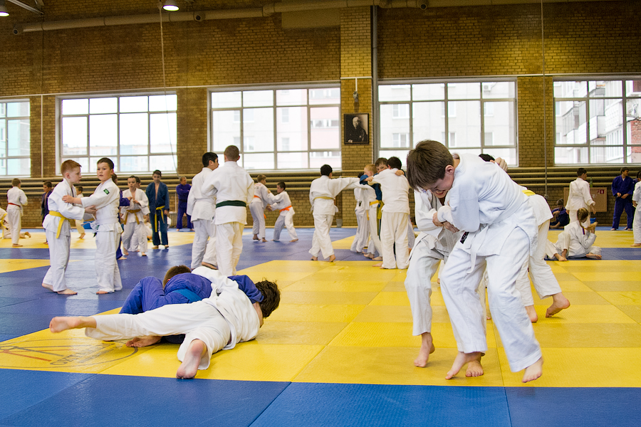 ������-9