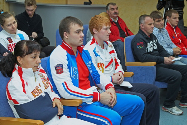 �������-3