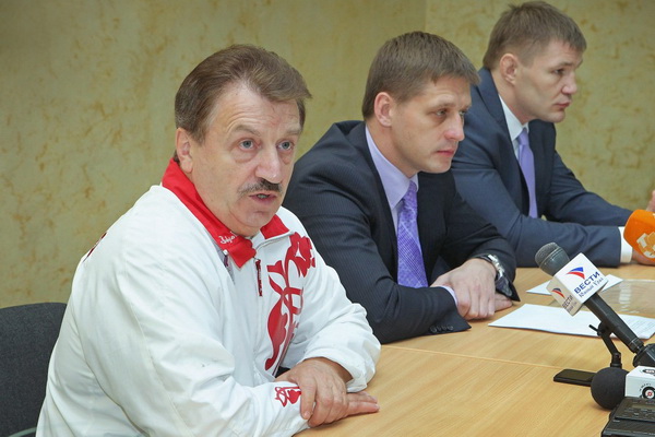 �������-4