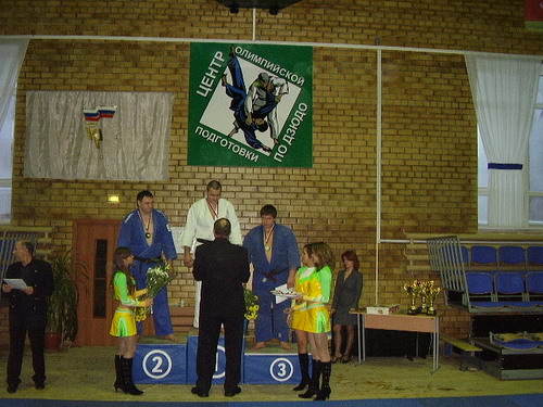 ������� � ���� ����� 100 ��