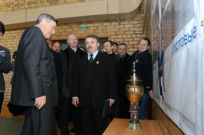 ����� � ����