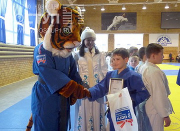 �����-����������-4